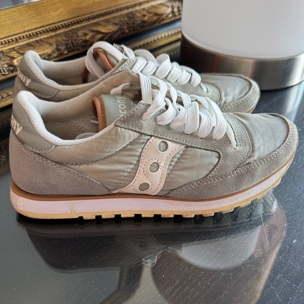Saucony Jazz Loe Pro Taupe and White Running Shoes